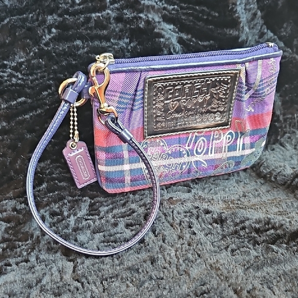 Coach Poppy NWOT Purple Tartan Wristlet - Picture 4 of 12